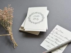 Geschenkset Zur Geburt - Wickelunterlage Nutmeg -Boo Poo Geschenkarte1 16