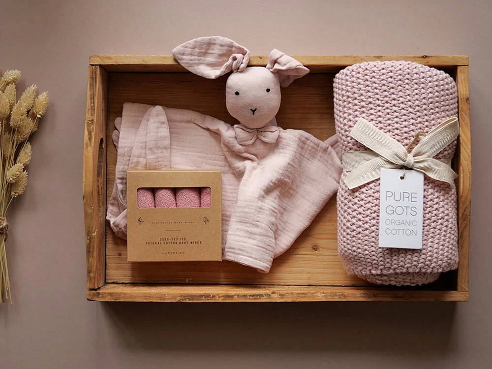 Neugeborenengeschenk-Set Eden Rose 2 Neugeborenengeschenk-Set Eden Rose – Bild 2