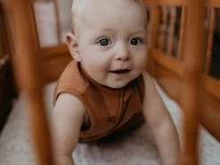 Ärmelloser Babyschlafsack TOG 1 - Toffee 6 Ärmelloser Babyschlafsack TOG 1 - Toffee -Boo Poo babyschlafsack toffee 2