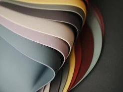 Mushie Silikonlätzchen - Sunshine -Boo Poo mushie silicone bib 1 1