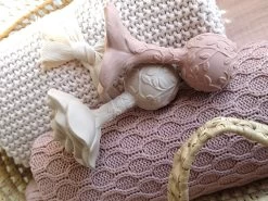 Beißring Rassel Rose - Beige -Boo Poo natruba plumeria rattle 4