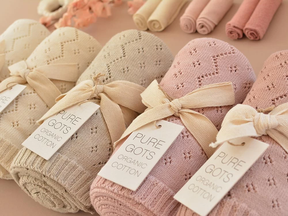 Baby Strickdecken Pointelle Mauve 3 Baby Strickdecken Pointelle Mauve – Bild 3