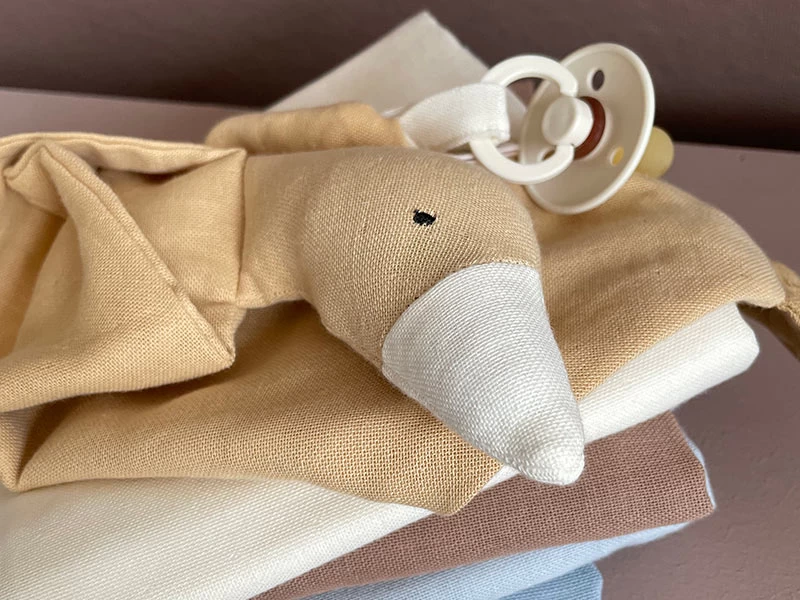 SAGA Schmusetuch Gans Bliki - Ginger 4 SAGA Schmusetuch Gans Bliki - Ginger – Bild 4