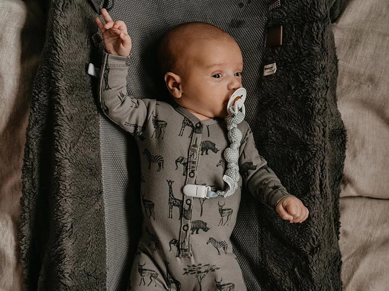 Strampler Aus Biobaumwolle - Light Grey Rainbow 4 Strampler Aus Biobaumwolle - Light Grey Rainbow – Bild 4