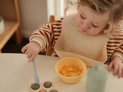 Mushie Weiche Schnabeltasse - Tradewinds -Boo Poo trinklernbecher sippy cup 4 3