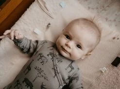 Babybody Mit Knöpfen - Storm Grey Safari 7 Babybody Mit Knöpfen - Storm Grey Safari -Boo Poo wickelbody sb stormgrey ls1 1