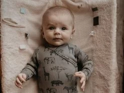 Babybody Mit Knöpfen - Storm Grey Safari 6 Babybody Mit Knöpfen - Storm Grey Safari -Boo Poo wickelbody sb stormgrey ls2 1