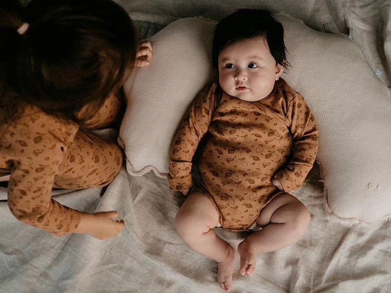 Babybody Mit Knöpfen - Toffee Lemon 4 Babybody Mit Knöpfen - Toffee Lemon – Bild 4